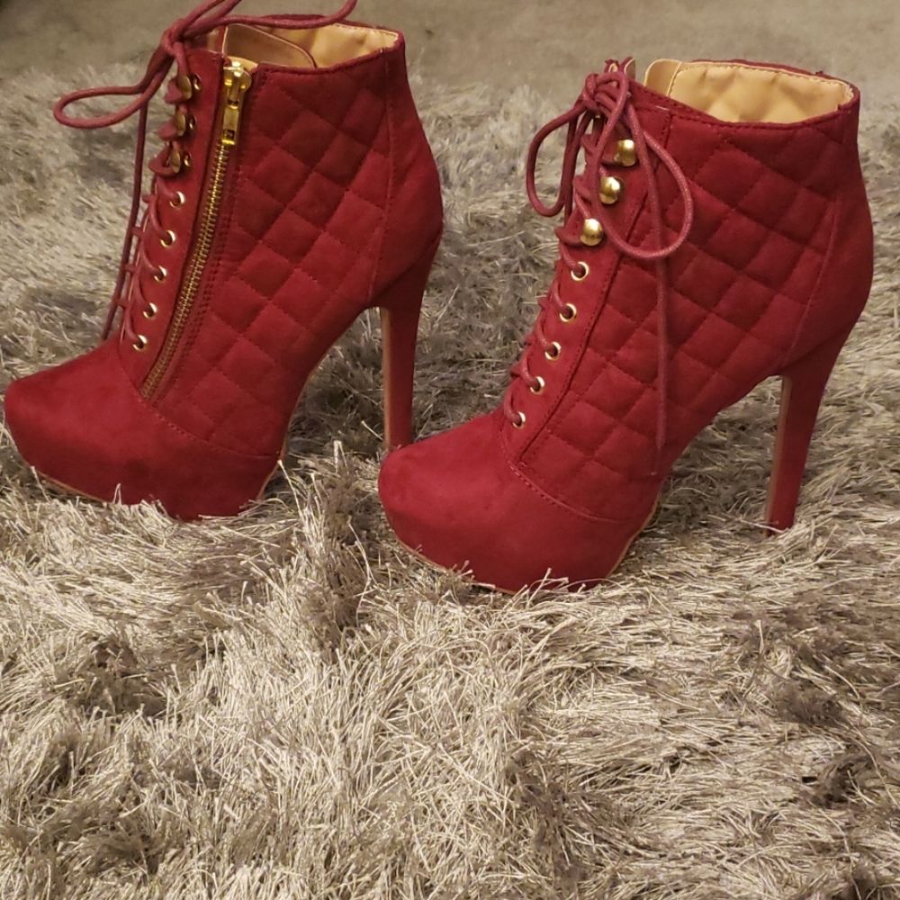 Shoes - Picture 4 of 4